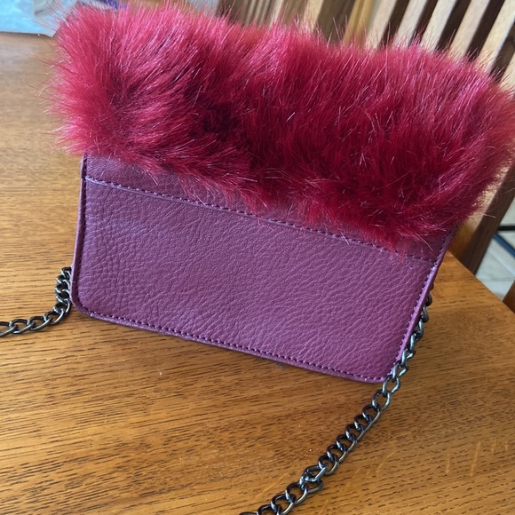 Red Fluffy Crossbody Purse / bag - Picture 3 of 10